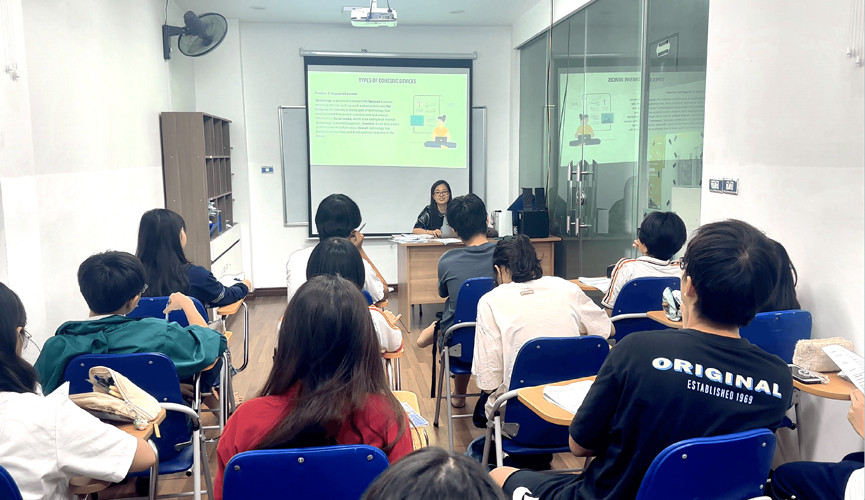 Ảnh hoạt động giảng dạy tại ECE - Teaching activities at ece foreign language center