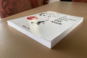 Sử dụng sách để luyện thi SAT có những ưu điểm gì?