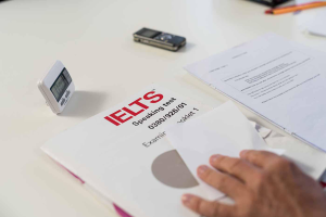 Thực trạng báo động về gian lận mua đề IELTS tại Việt Nam