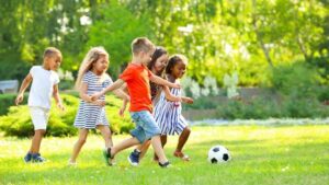 The Concept of Childhood in Western Countries IELTS Reading: Dịch & giải chi tiết